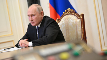Miközben csúcsfegyverekhez nyúl, hogy elnök maradhasson, Putyin komoly tisztogatásba kezdett