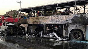 Súlyos buszbaleset történt, legkevesebb 34-en meghaltak Algériában