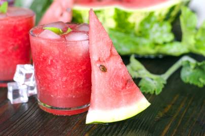 Így készül a szuper vízhajtó görögdinnyés ital: nem csak frissít, még a fogyást is beindítja