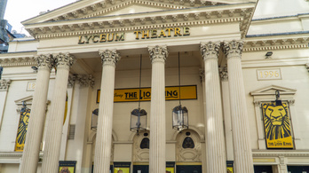 Bombafenyegetés miatt kellett kiüríteni egy londoni színházat