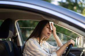 5 tipp, hogy ne forrjon fel az agyad, amikor beülsz az autóba a legnagyobb melegben