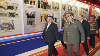 Az orosz védelmi miniszter átadta Putyin meleg és baráti levelét Kim Dzsongunnak
