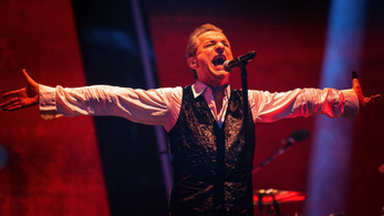 Kifogástalan koncertet adott a Puskás Arénában a Depeche Mode