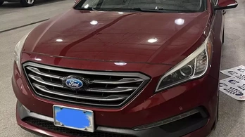 Ford emblémával védi a Hyundai-ját egy amerikai tulajdonos