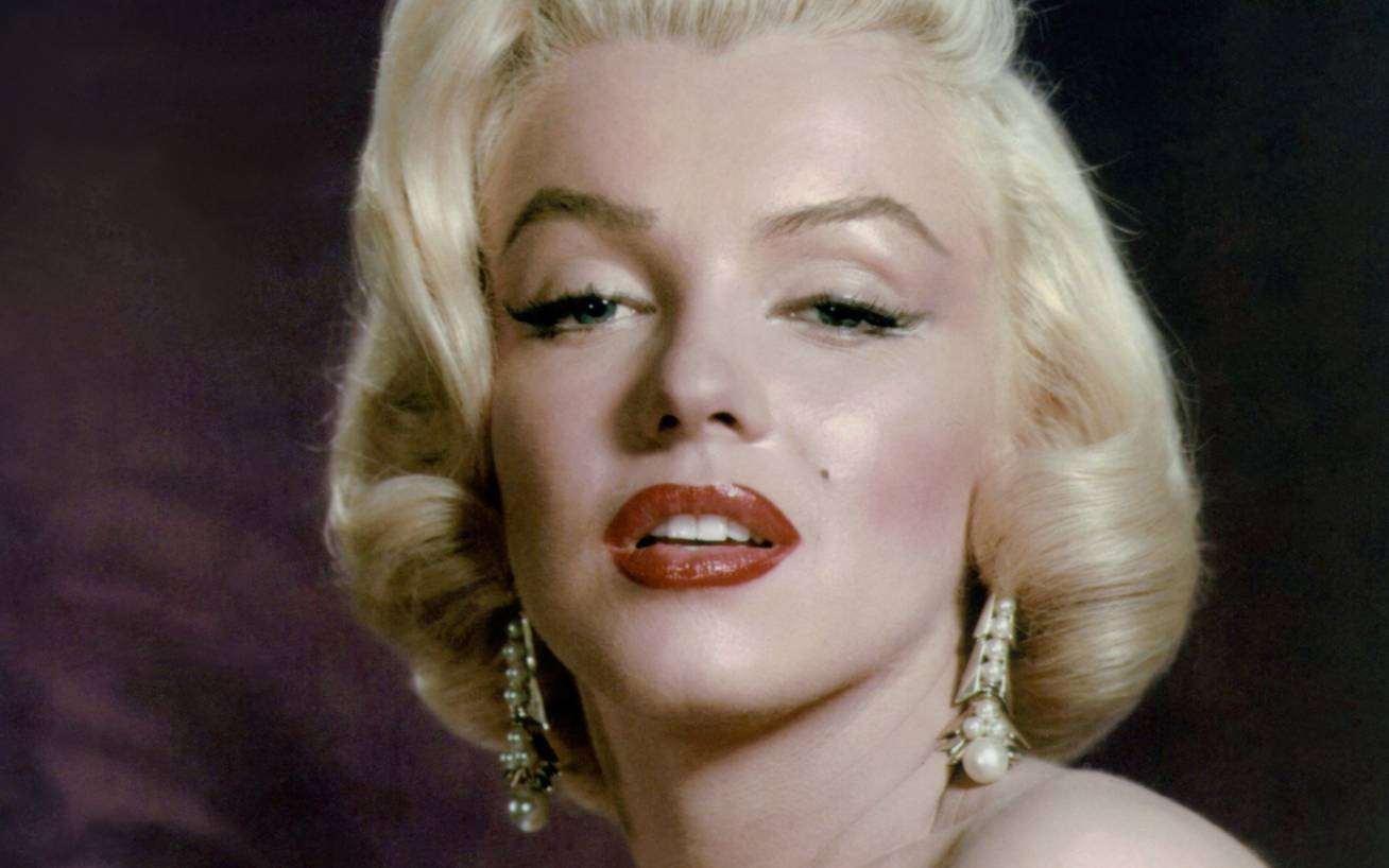 Marilyn Monroe fürdőruhában