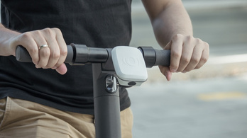 A Commsignia kerékpárosokat védő közlekedésbiztonsági eszközt mutatott be