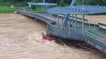 Csapdába esett egy magyar turistacsoport a szlovéniai áradásokban
