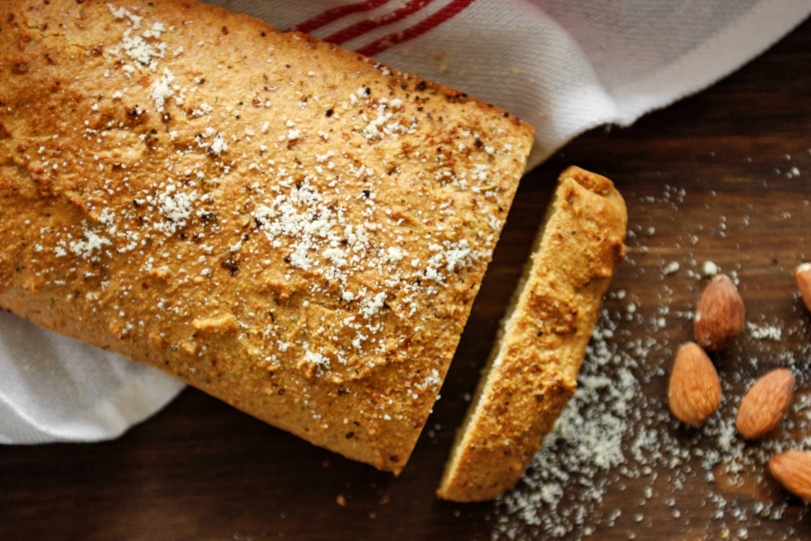 Szénhidrátcsökkentett kenyér magas rosttartalommal: gluténmentesen készül
