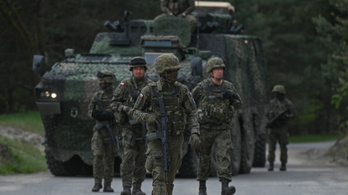 Fokozódik a feszültség: Lengyelország összesen kétezer katonát küld a belorusz határra