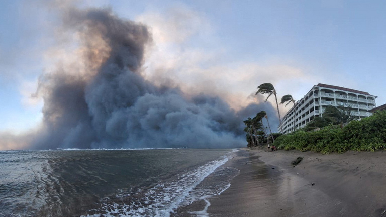 Egyre pokolibb a helyzet a Hawaii-szigeteken a pusztító tűzvész miatt