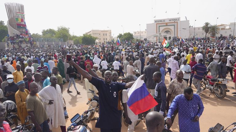 Miért olyan fontos a puccsok sújtotta Niger Európa számára?