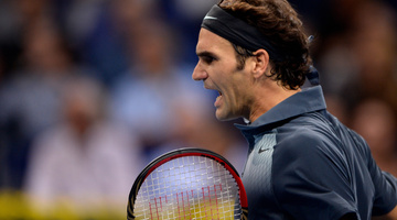Federer pengeélen táncolva döntős