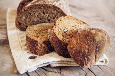 Teljes kiőrlésű házi kenyér: nem szárad ki másnapra