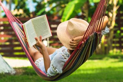 6 letehetetlen könyv, amit a strandon is olvashatsz: ezekkel húzódj az árnyékba