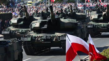 Katonai parádéban csúnyán megverték az oroszokat a lengyelek