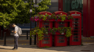Egyre haszontalanabbá válnak az ikonikus piros telefonfülkék Nagy-Britanniában
