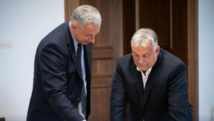 Orbán Viktor a nyáron sem tud leállni