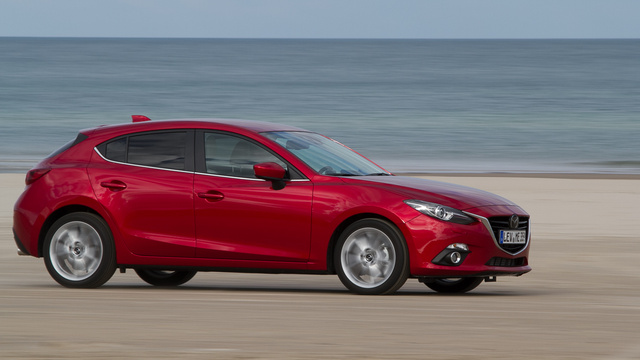 A homokos tengerparton nem jött elő, de az aszfalton meglepően nagy volt a Mazda gördülési zaja