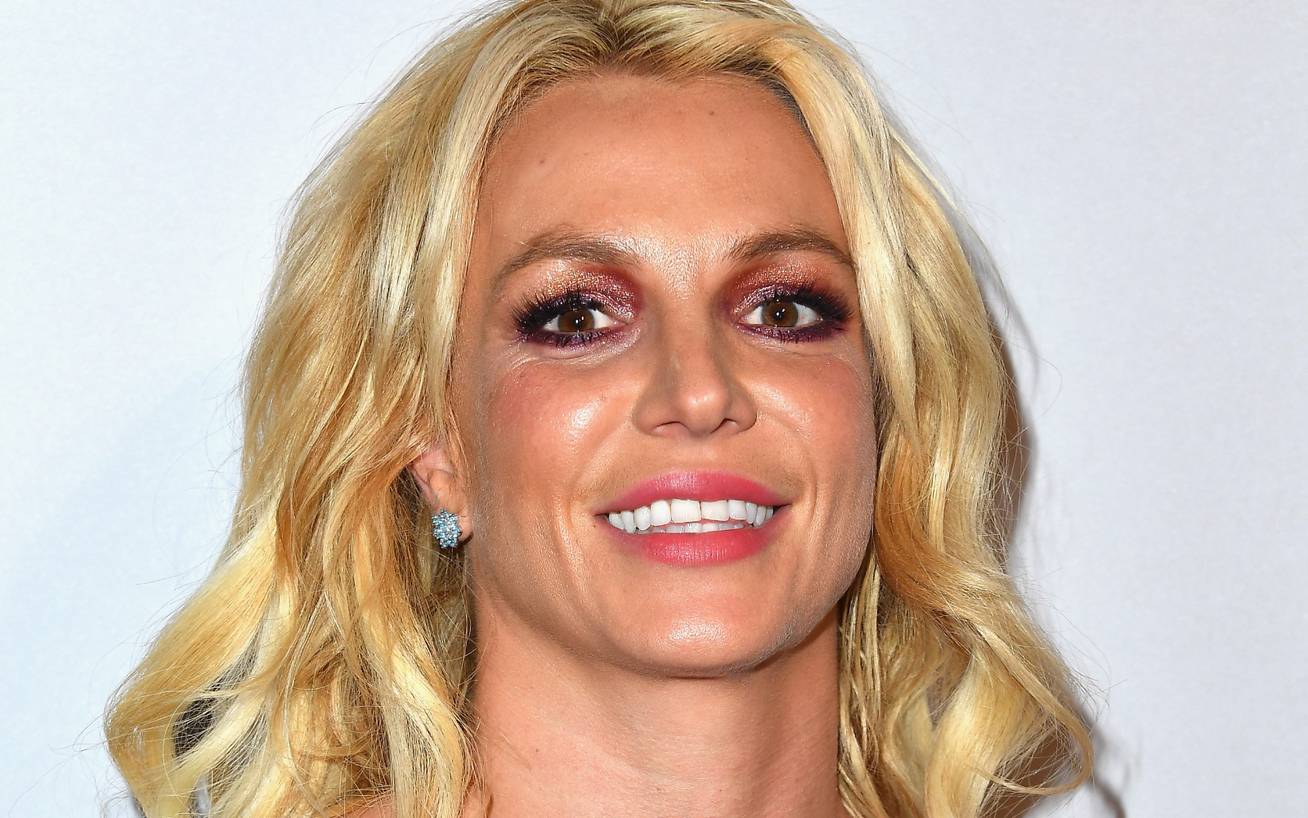 Britney Spears félmeztelen videója