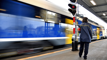 Késés, menetrendváltozás és vonatkimaradás is előfordulhat a Nyugati pályaudvaron