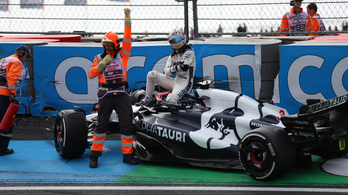 Furcsa baleset a Formula–1 szabadedzésén: Ricciardót kórházba szállították
