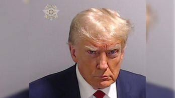 Donald Trump rendőrségi fotója alaposan megtolta a választási kampány büdzséjét