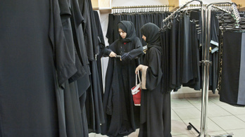 Újabb ikonikus arab női ruhadarab viselését tiltanák meg Franciaországban