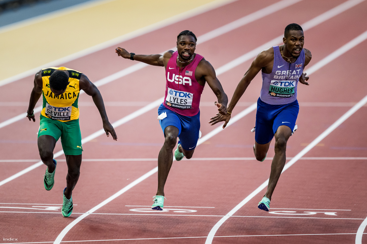 A királyszám, a férfi 100 m befutója: középen a győztes amerikai Noah Lyles, tőle balra a jamaicai Oblique Seville (4.), jobbra a bronzérmes brit Zharnel Hughes