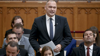 Félelem és reszketés jöhet a Parlamentben: A Jobbik kiteregetné a képviselők ügynökmúltját