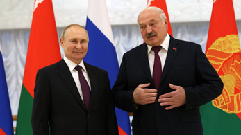 Putyin kedvéért még a születésnapját is megváltoztatta Lukasenka