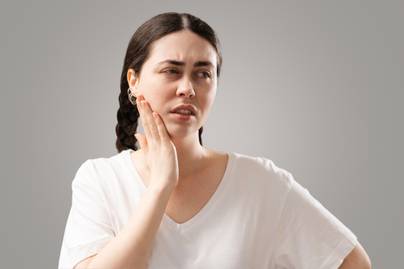 8 korai jel, ami szájüregi fertőzésre figyelmeztet: a fogak is kieshetnek ettől a betegségtől