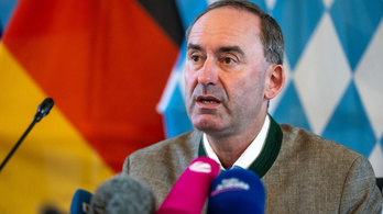 Olaf Scholz pártja a nácibotrányba keveredett politikus lemondását követeli