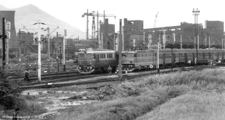 Tipikus romániai vasúti idil 1996-ból. Mára a helyzet nem sokat változott