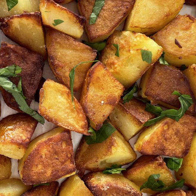 Így lesz extrán ropogós a sült krumpli: szuper trükköt mutatunk