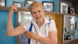 Így edz a 97 éves fitneszkirálynő, Elaine LaLanne