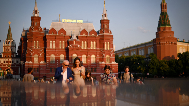 Az orosz elvándorlás következménye: csökkenő életszínvonal, hanyatló gazdaság