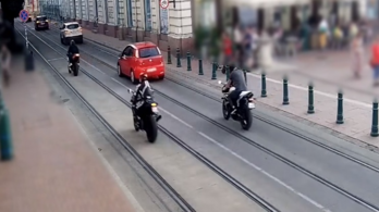 Lecsapott a szegedi rendőrség az utakon versenyző motorosokra