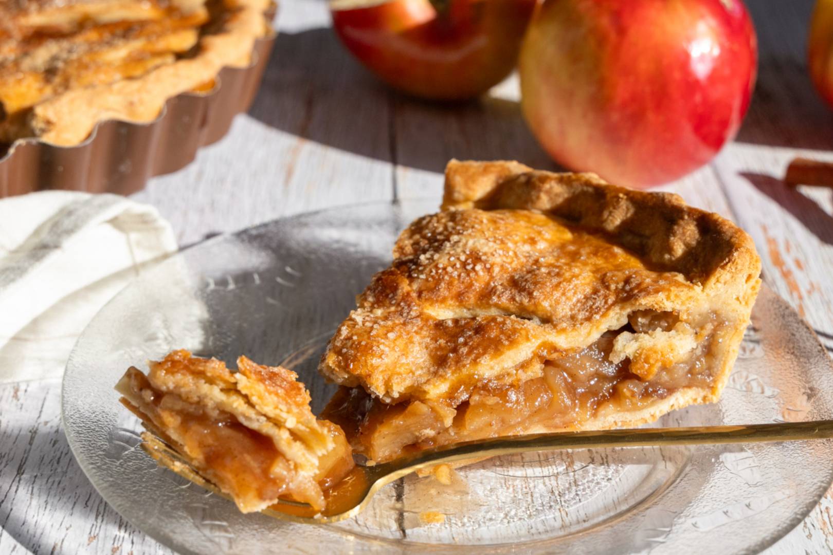 Őszindító almás pite omlós tésztával: a mézeskalácsfűszerektől lesz illatos