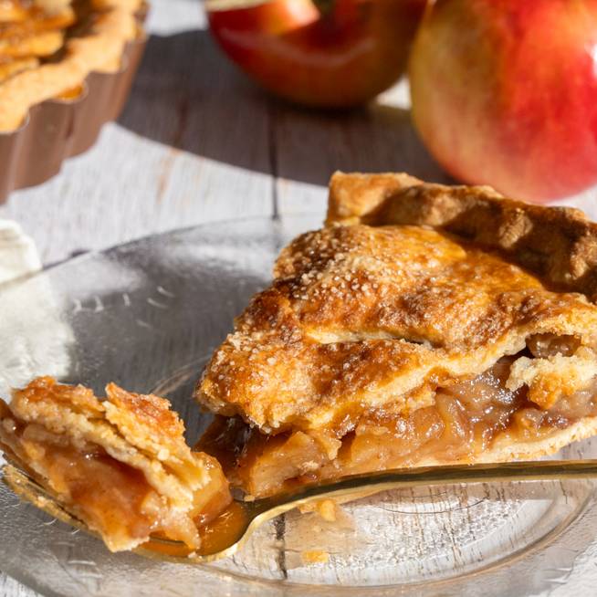 Őszindító almás pite omlós tésztával: a mézeskalácsfűszerektől lesz illatos