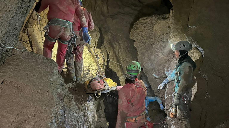 Elképesztő napokon vannak túl a magyar barlangászok, célegyenesben a mentőakció