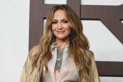 Ilyen Jennifer Lopez arca Photoshop nélkül: az Instájára fel sem töltené ezt a képet