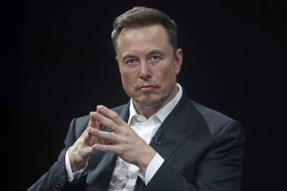 Elon Muskkal elszaladt a ló: elképesztő, milyen intim felvételt küldött tovább párjáról a családtagoknak
