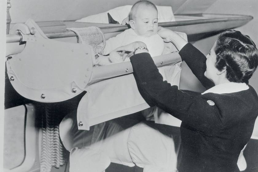 Elképesztő, hogy repültek a babák az 50-es években - Ma már nem tűnik biztonságosnak