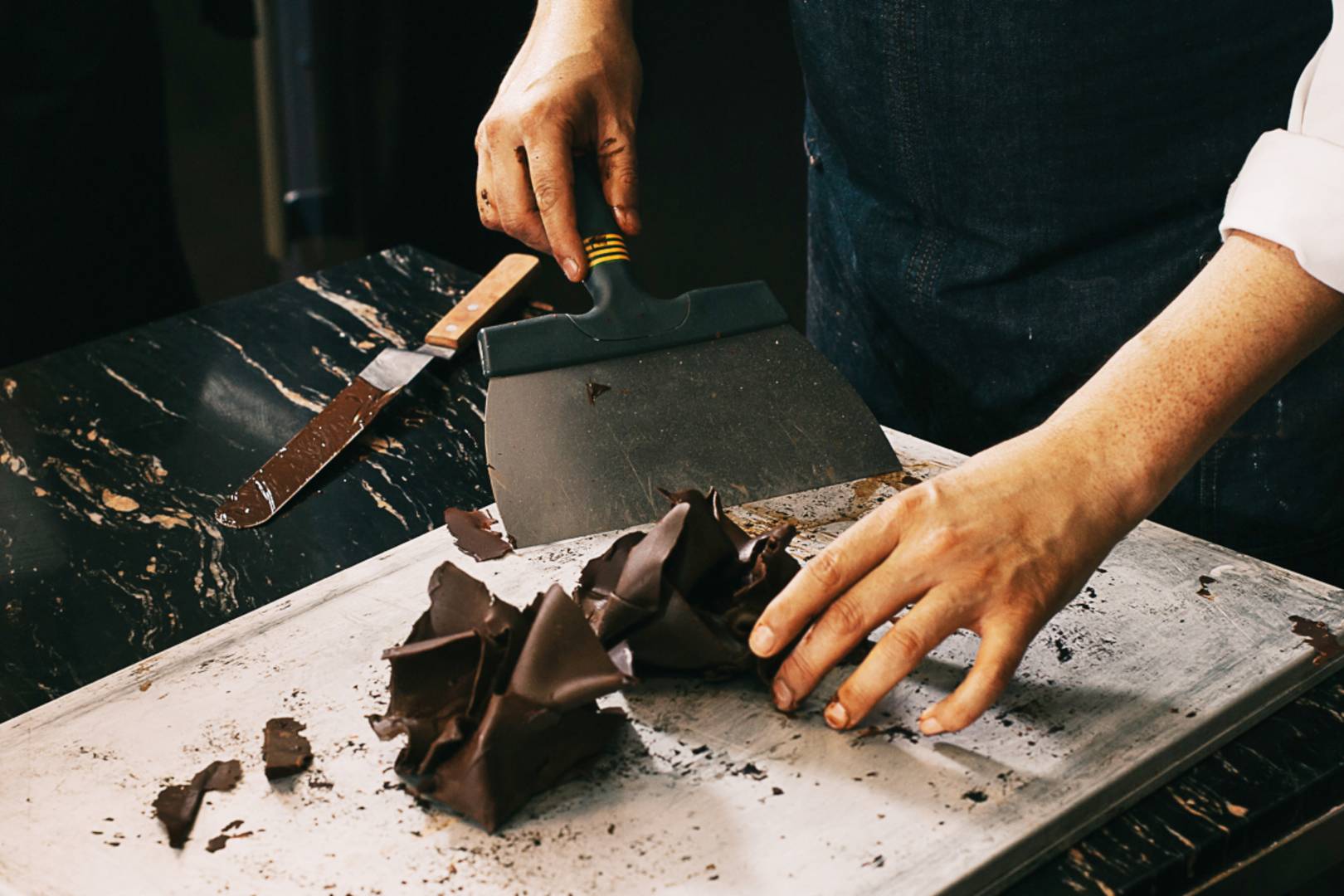 Elképesztő csokiszobrok egy francia cukrásztól: használati tárgyként sem utolsók