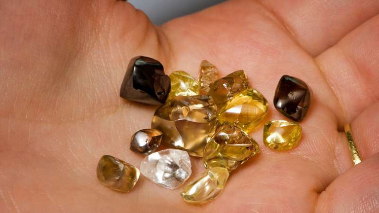 Naponta két gyémántot találnak a turisták a világ egyik leggazdagabb lelőhelyén