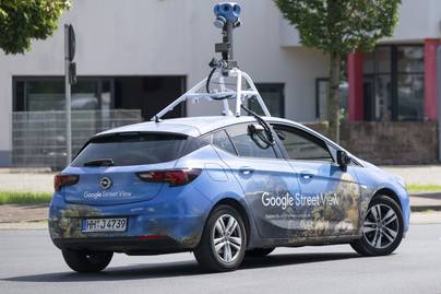 Döbbenetes képet rögzített a Google Utcakép autója: az emberek nem hisznek a szemüknek