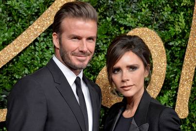David Beckham anyja ezért féltette fiát Victoriától: a sztárpárnak titkolnia kellett a kapcsolatát