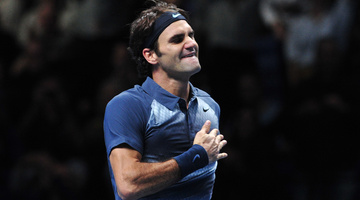 Federer a mellére csapva fordított