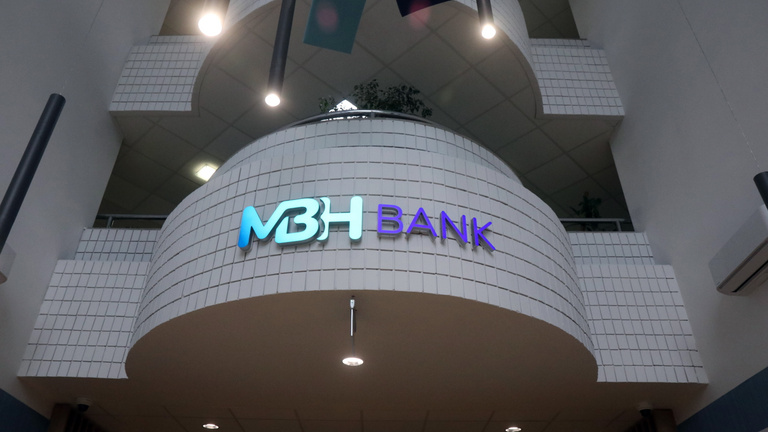 Több napra leáll az egyik legnagyobb magyar bank