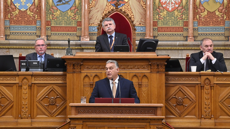 Migránsok, bankok, háború és Brüsszel – miről beszélhet ma Orbán Viktor?
